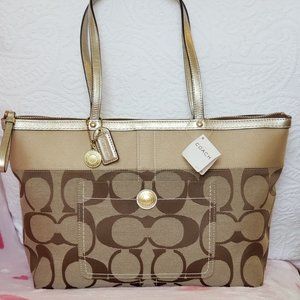 Authentic Coach Signature Stripe Tote NWT!!👀💖